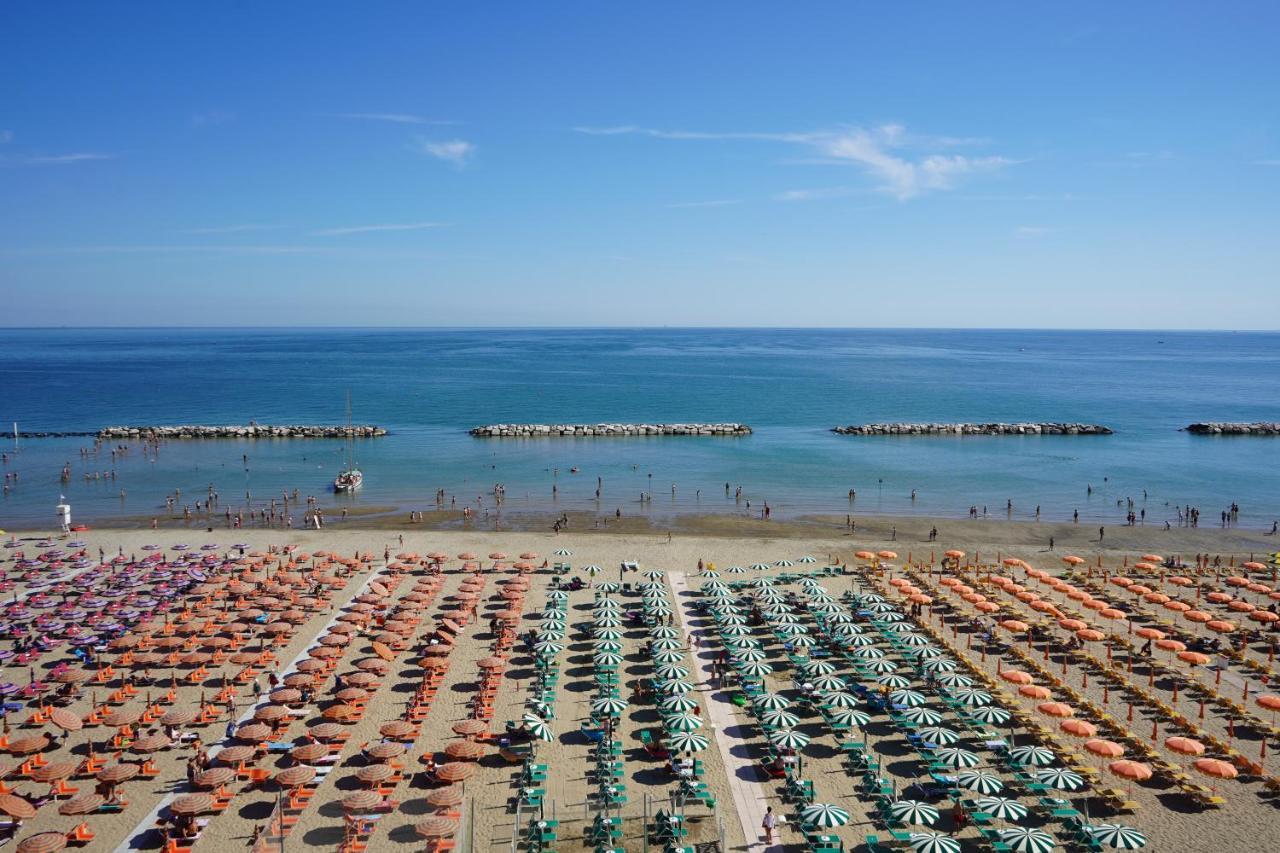 Hotel International Gabicce Mare Bagian luar foto