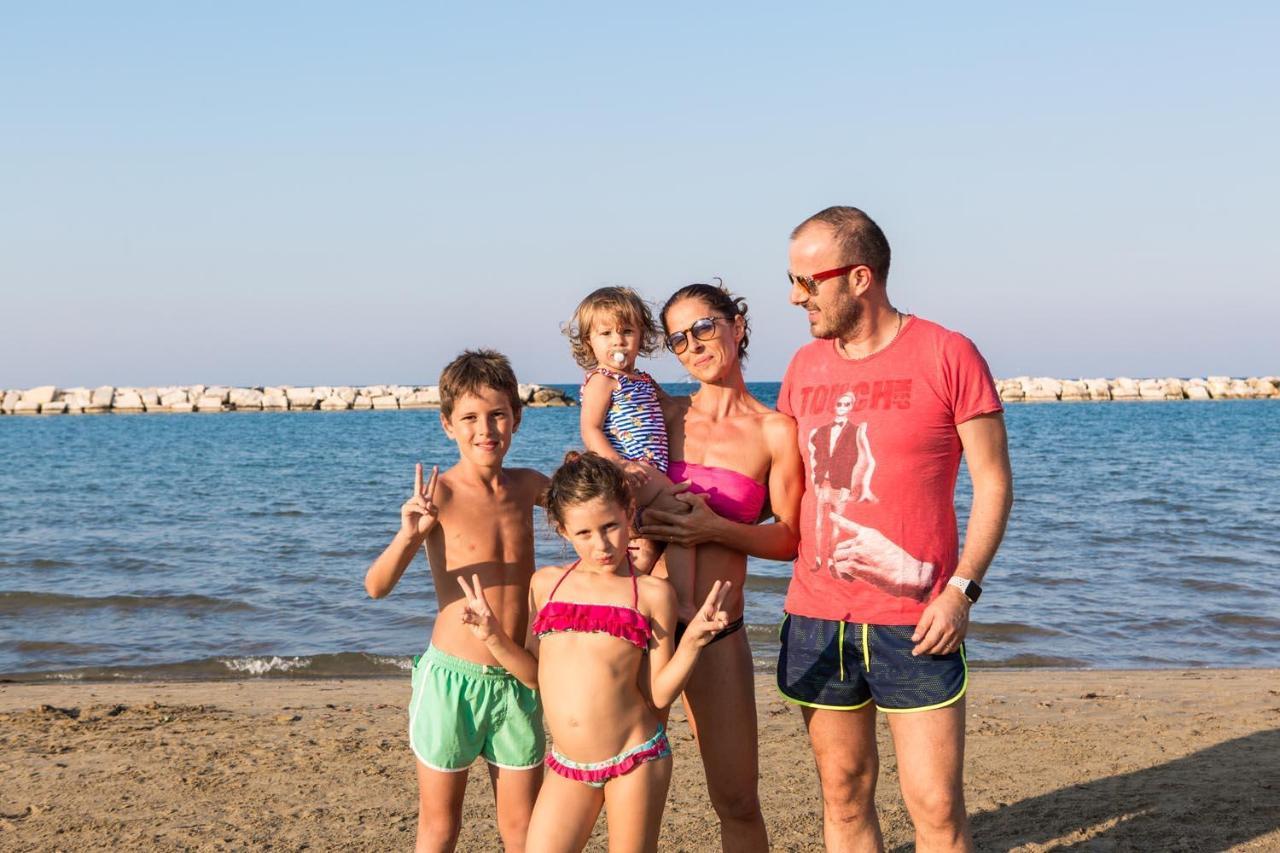 Hotel International Gabicce Mare Bagian luar foto