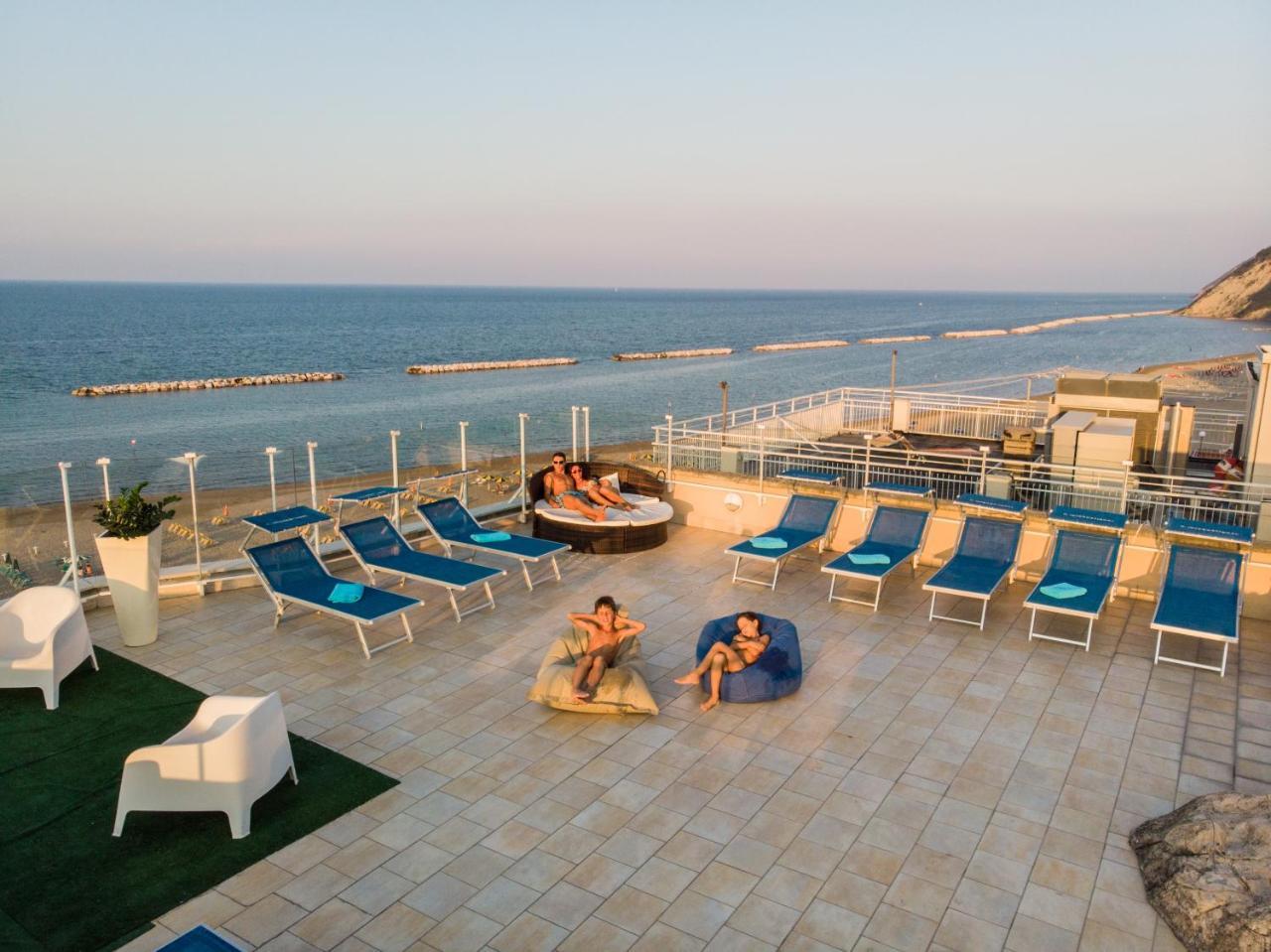 Hotel International Gabicce Mare Bagian luar foto